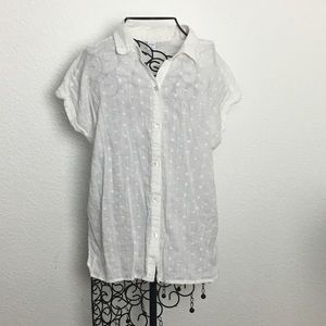 OLD NAVY M women’s white short-sleeved button-down blouse.